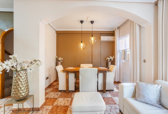 Herverkoop - Halfvrijstaande villa -
Lomas de Cabo Roig - Lomas de Caboroig
