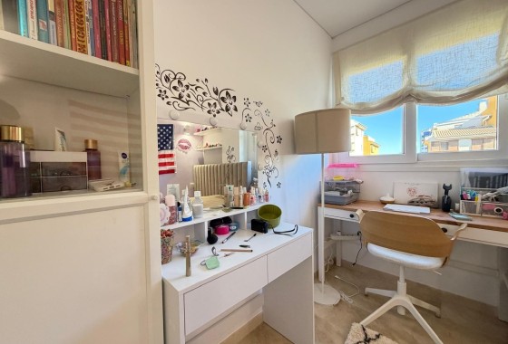 Herverkoop - Appartement / Flat -
Torrevieja - Punta Prima