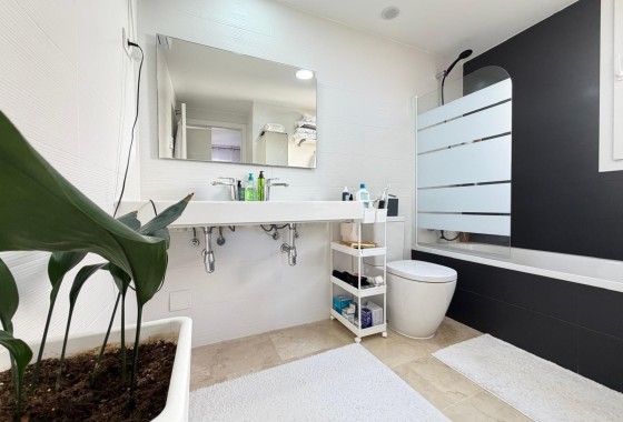 Herverkoop - Appartement / Flat -
Torrevieja - Punta Prima