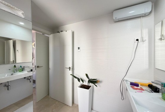 Herverkoop - Appartement / Flat -
Torrevieja - Punta Prima