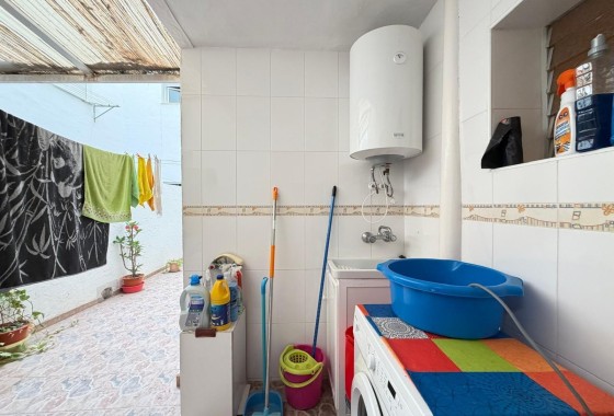 Herverkoop - Appartement / Flat -
Torrevieja - Las Piscinas Naturales