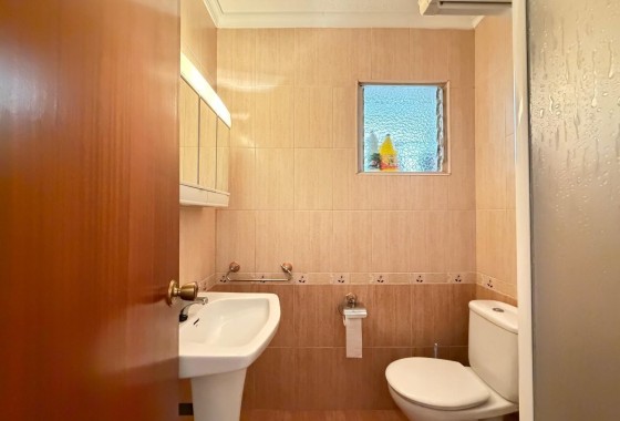 Herverkoop - Appartement / Flat -
Torrevieja - Las Piscinas Naturales