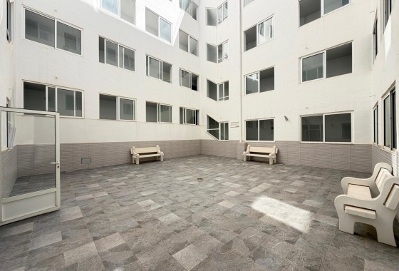 Herverkoop - Appartement / Flat -
Torrevieja - Las Piscinas Naturales