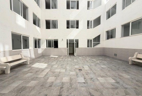 Herverkoop - Appartement / Flat -
Torrevieja - Las Piscinas Naturales