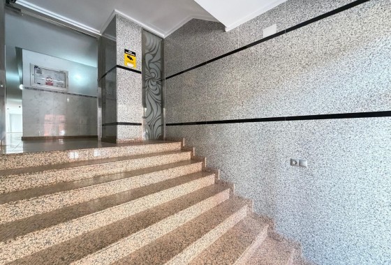Herverkoop - Appartement / Flat -
Torrevieja - Las Piscinas Naturales