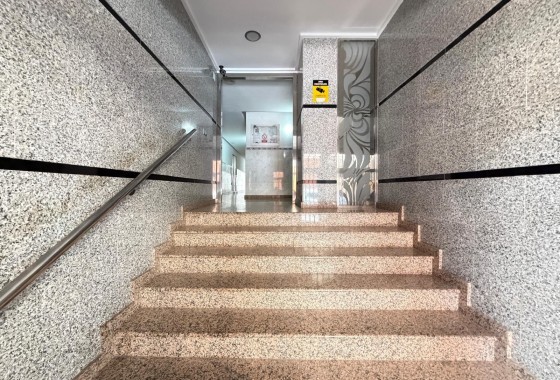 Herverkoop - Appartement / Flat -
Torrevieja - Las Piscinas Naturales