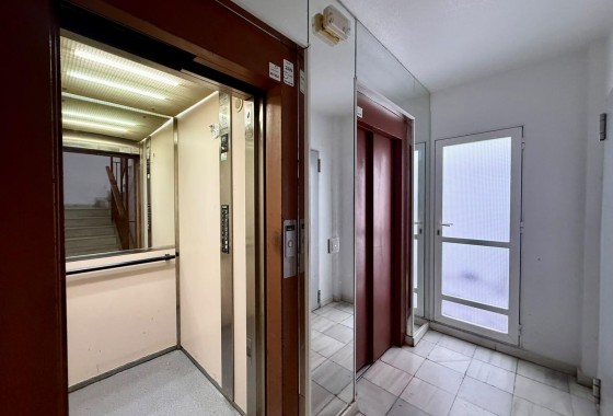 Herverkoop - Appartement / Flat -
Torrevieja - Playa de los Locos