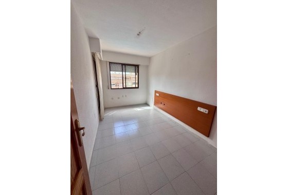 Herverkoop - Appartement / Flat -
Torrevieja - Parque de las Naciones