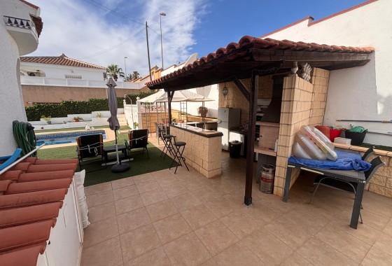 Herverkoop - Vrijstaande Villa -
Ciudad Quesada - Rojales - Urbanización Ciudad Quesada