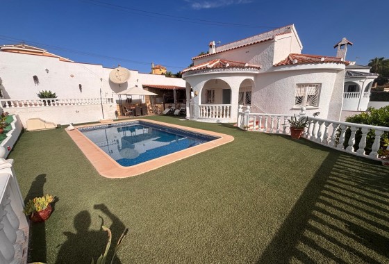 Herverkoop - Vrijstaande Villa -
Ciudad Quesada - Rojales - Urbanización Ciudad Quesada