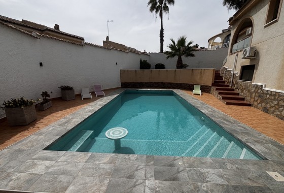 Herverkoop - Vrijstaande Villa -
Ciudad Quesada - Rojales - Ciudad Quesada