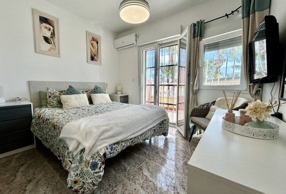 Venta - Adosado -
Cabo Roig
