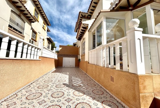 Herverkoop - Rijhuis -
Cabo Roig