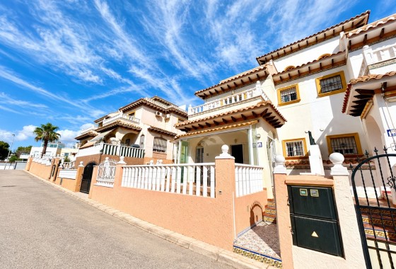 Herverkoop - Rijhuis -
Cabo Roig