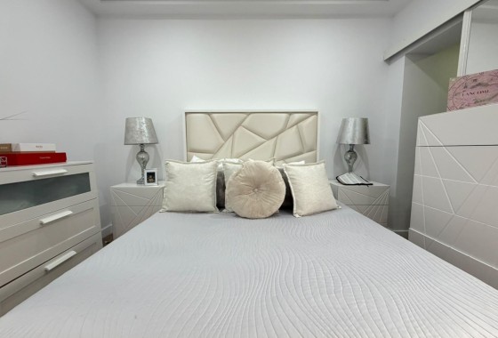 Herverkoop - Rijhuis -
Torrevieja - Nueva Torrevieja