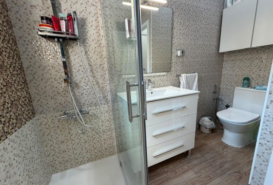 Herverkoop - Rijhuis -
Torrevieja - Nueva Torrevieja