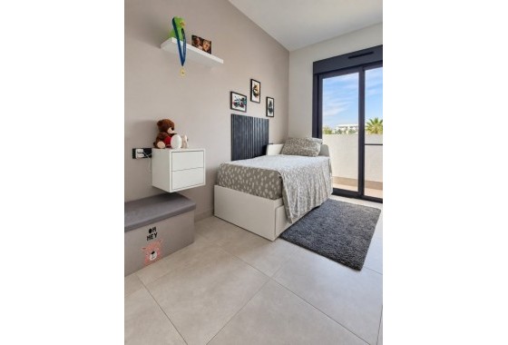 Sprzedaż - Apartament / Mieszkanie -
El Raso