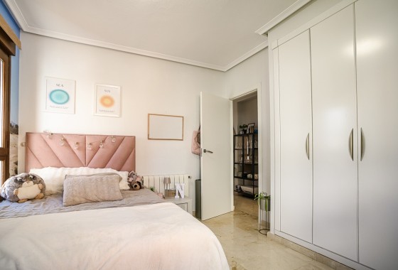 Venta - Adosado -
Algorfa