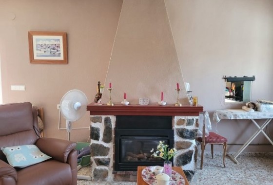 Wiederverkauf - Freistehende Villa -
Hondón de las Nieves