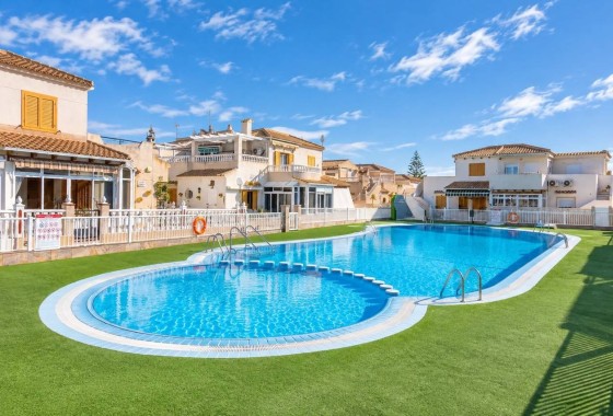 Herverkoop - Rijhuis -
Playa Flamenca