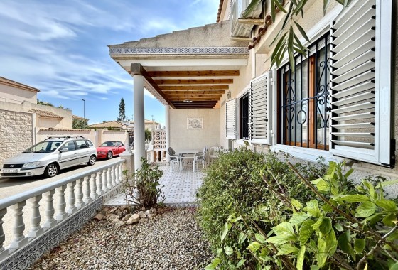 Herverkoop - Rijhuis -
Playa Flamenca