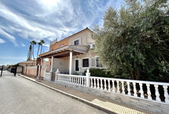 Herverkoop - Rijhuis -
Playa Flamenca