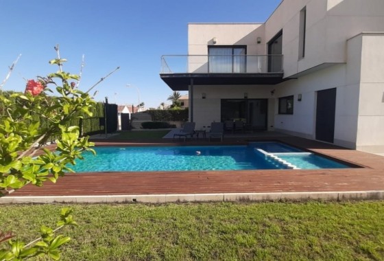 Herverkoop - Vrijstaande Villa -
San Javier - La Ribera