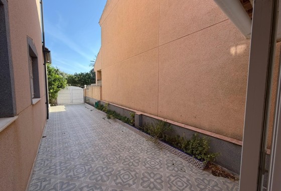 Venta - Chalet Independiente -
Santiago de La Ribera - San blas