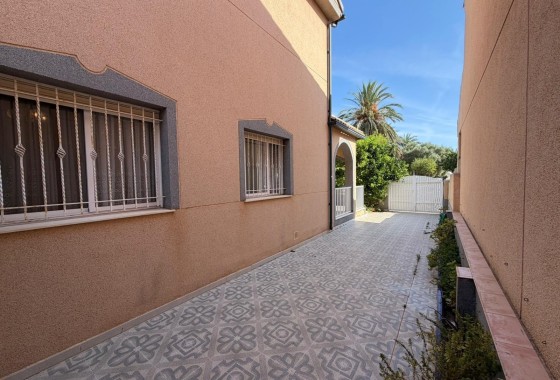 Venta - Chalet Independiente -
Santiago de La Ribera - San blas