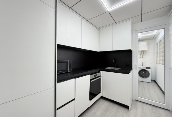 Herverkoop - Appartement / Flat -
Torrevieja - Playa del Cura