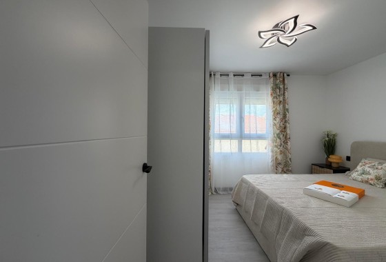 Herverkoop - Appartement / Flat -
Torrevieja - Playa del Cura