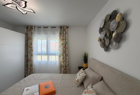 Herverkoop - Appartement / Flat -
Torrevieja - Playa del Cura