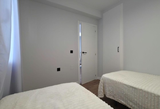 Herverkoop - Appartement / Flat -
Torrevieja - Zona Los Frutales
