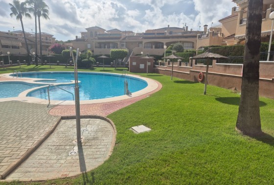 Resale - Townhouse -
Pilar de la Horadada - Mil Palmeras