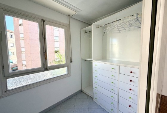 Revente - Appartement -
Elche