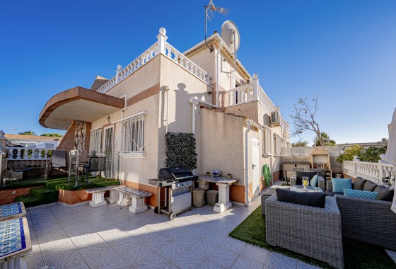 Resale - Semi Detached Villa -
Cabo Roig - La Regia