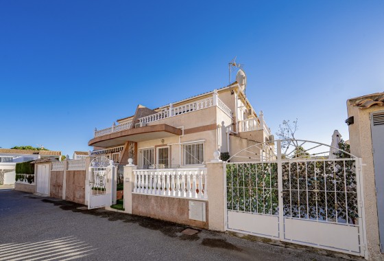 Resale - Semi Detached Villa -
Cabo Roig - La Regia