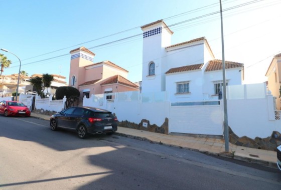 Wiederverkauf - Freistehende Villa -
Orihuela Costa