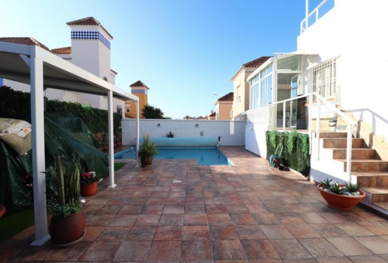 Wiederverkauf - Freistehende Villa -
Orihuela Costa