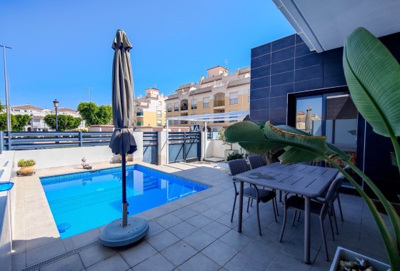 Herverkoop - Vrijstaande Villa -
Formentera del Segura - Formentera de Segura