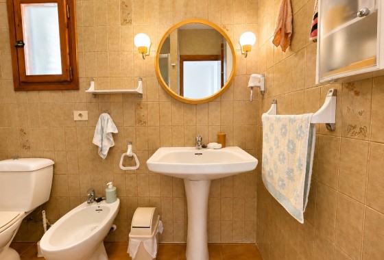 Herverkoop - Rijhuis -
Torrevieja - Nueva Torrevieja