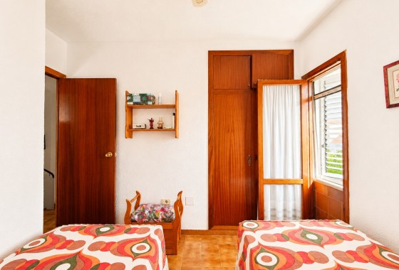Herverkoop - Rijhuis -
Torrevieja - Nueva Torrevieja