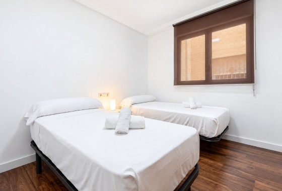 Sprzedaż - Apartament / Mieszkanie -
Torrevieja - Playa del Cura