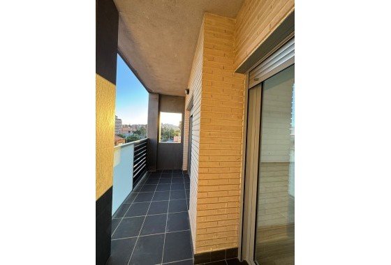Wiederverkauf - Wohnung / Apartment -
Torrevieja - Puerto Deportivo Marina Salinas