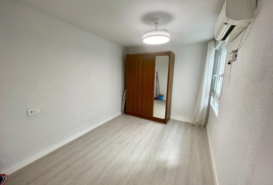 Venta - Apartamento / Piso -
Bigastro