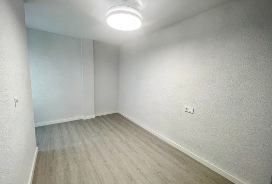 Venta - Apartamento / Piso -
Bigastro