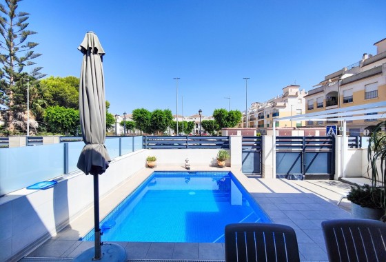 Herverkoop - Vrijstaande Villa -
Formentera del Segura - Formentera de Segura