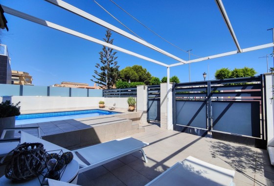 Herverkoop - Vrijstaande Villa -
Formentera del Segura - Formentera de Segura