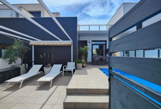 Herverkoop - Vrijstaande Villa -
Formentera del Segura - Formentera de Segura