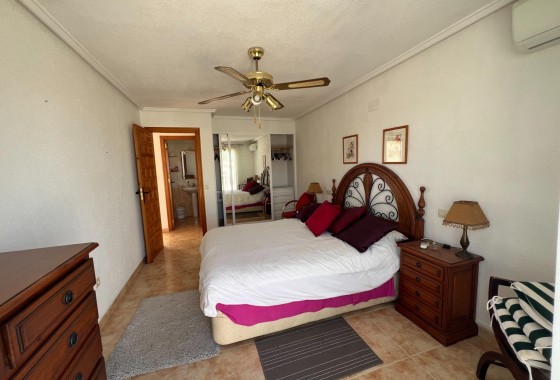 Herverkoop - Rijhuis -
Torrevieja - San Luis